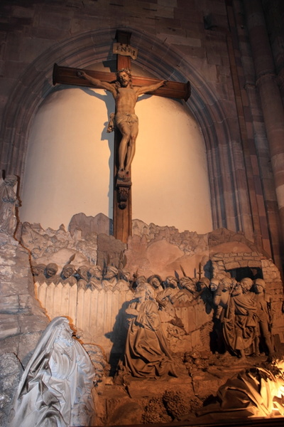 Strasbourg - Cathédrale la croix de mission.jpg